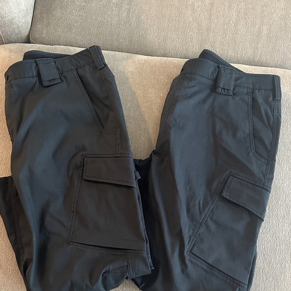 Under Armour Men's Dark Cargo Pants - Picture 1 of 2